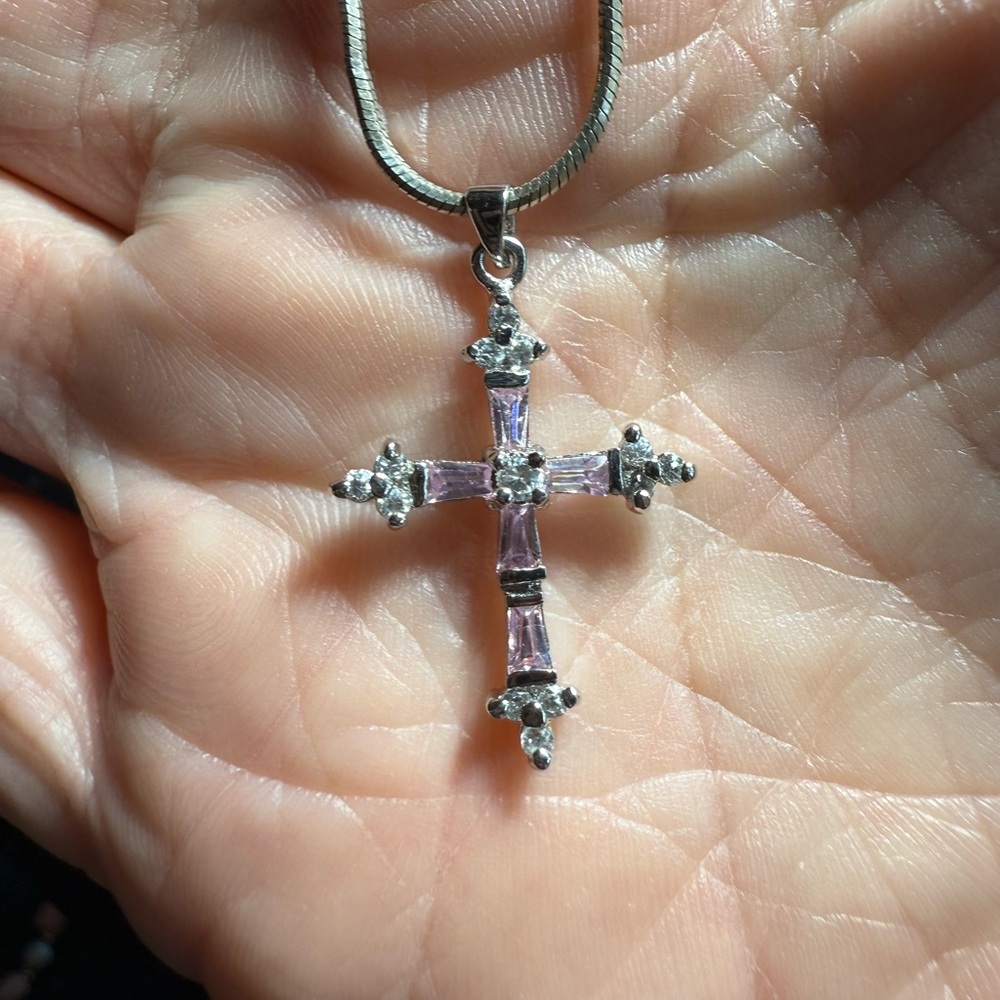 Source Unknown Silver and Pink Cross Necklace‎